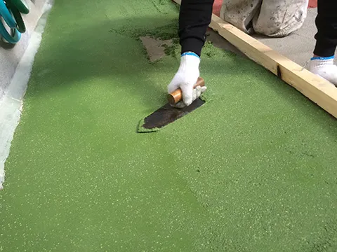 水性硬質ウレタン樹脂床塗装